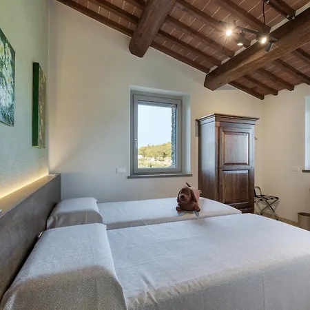 La Calcinaia 16, Emma Villa