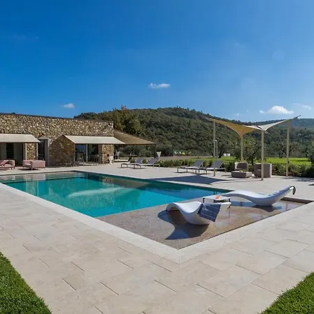 Villa La Calcinaia 16, Emma Bucine